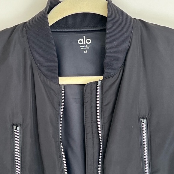 Alo Yoga Women's Off-Duty Bomber XS black - Picture 3 of 3